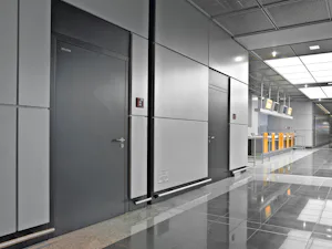 Les portes en acier et acier inoxydable STS et STU de... Les portes en acier et acier inoxydable STS et STU de Hörmann sont des solutions haut de gamme dans la construction publique. Elles sont utilisées là où les exigences sont à la fois fonctionnelles et...
