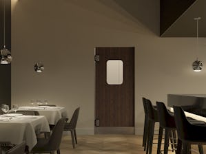 HPL-Pendeltür HPL-180 mit Flachprofil und optional erhältlichem Edelstahl-Rammschutz Pendeltüren aus Polyethylen (PE), Edelstahl, Holz oder HPL-Kompaktplatten kommen überall dort zum Einsatz, wo es auf einen schnellen und einfachen Durchgangsverkehr ankommt. Beispielsweise dann, wenn...