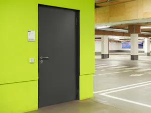 Schallschutztüren Lärm mindert nicht nur die Konzentrationsfähigkeit, sondern kann Stress auslösen und dauerhaft krank machen. Deshalb ist es wichtig, den Lärm dort, wo er entsteht, so gut wie möglich zu dämmen....