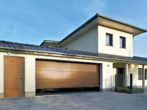 Les portillons indépendants sont toujours très pratiques... Les portillons indépendants sont toujours très pratiques lorsque vous voulez sortir rapidement des objets du garage sans ouvrir la porte. Ou lorsque votre deuxième véhicule est garé juste devant la...