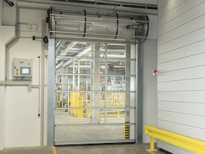 Hörmann Schnelllauftore erreichen hohe... Hörmann Schnelllauftore erreichen hohe Öffnungsgeschwindigkeiten von mehr als 4 m/s sowie Schließgeschwindigkeiten von bis zu 0,8 m/s. Deswegen kommen sie überall dort zum Einsatz, wo Arbeitsabläufe...