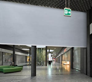 Le FlexFire de Hörmann est un rideau coupe-feu textile pour... Rideau coupe-feu FlexFire Hörmann dans le secteur public