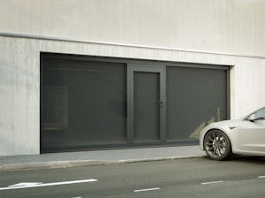 Optimális gazdaságosság, hosszú távú működési- és személyi... Optimális gazdaságosság, hosszú távú működési- és személyi biztonság, különösen nyugodt futás még gyakori használat esetén is - ezek a gyűjtőgarázs-kapuk legjellemzőbb vonásai.
Az NT 500 kiforduló...