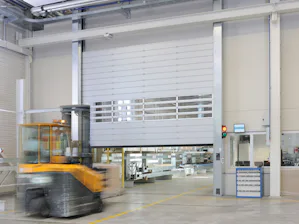 Portes à enroulement spirale et portes sectionnelles Speed Les portes ont des panneaux isolants robustes pour une excellente isolation thermique. Les déperditions d’énergie sont ainsi réduites. Pour répondre aux exigences particulières de la logistique de...