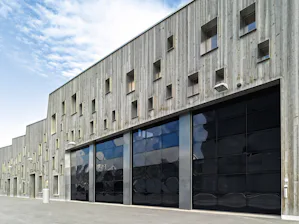 Aluminium-Sektionaltore für anspruchsvolle Architektur ALR F42 Vitraplan Tore von Hörmann für eine besonders anspruchsvolle Architektur.