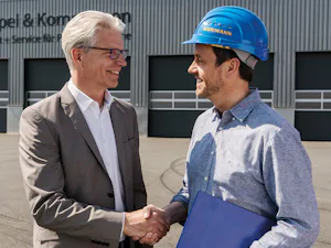 Installation et entretien faciles Construction à longue... Hörmann est votre partenaire compétent dans le domaine des portes sectionnelles industrielles.