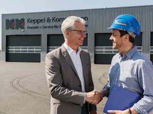 Vantaggi in breve Facile montaggio e assistenza Struttura duratura Comode soluzioni di motorizzazione Apertura veloce del portone fino a 1 m/s Utilizzo sicuro Coibentazione termica efficiente Protezione...