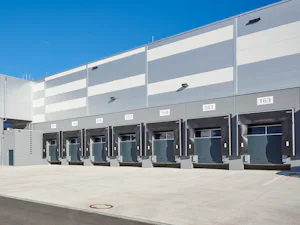 Hörmann è l’unico produttore nel mercato internazionale che... Hörmann è l’unico produttore nel mercato internazionale che raccoglie tutte le più importanti componenti per l’edilizia sotto un unico marchio. Lo sviluppo e la produzione avvengono in impianti...