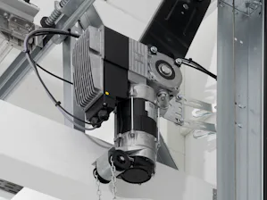 Als einziger Hersteller auf dem internationalen Markt bietet... Hörmann Industrietor-Antrieb WA 500 FU.
