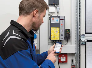 BlueControl L’application BlueControl Hörmann facilite la mise en service ainsi que les interventions de maintenance et d’entretien des portes sectionnelles industrielles sur place.