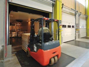 Uw wagenpark is bepalend voor het ontwerp van de juiste... Uw wagenpark is bepalend voor het ontwerp van de juiste laadperrons. Hörmann docklevellers vormen doordachte oplossingen om het hoogte- en afstandsverschil tussen perron en de vrachtwagenlaadvloer te...