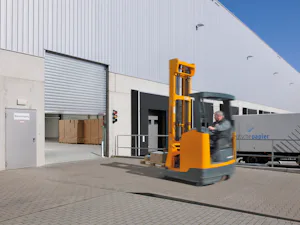 Industrijska navojna vrata Hörmann iz aluminija in jekla so... Industrijska navojna vrata Hörmann iz aluminija in jekla so zasnovana z mislijo na učinkovitost. Zaradi preproste konstrukcije z malo komponentami zahtevajo minimalno vzdrževanje, kar jih naredi...