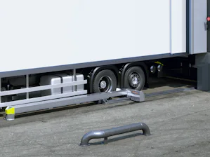 Automatisk hjulblokkeringssystem AWB Hörmanns automatiske hjulblokkeringssystem AWB er utviklet for å passe alle typer lastebiler. Når kjøretøyet er korrekt posisjonert foran lasterampen via den integrerte hjulføringen, kan systemet...
