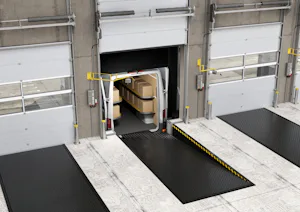 Ruimtebesparend en economisch: de HTLV 4 laadbrug met... Busje gebruikt HTLV 4 laadbrug voor docklevellers van Hörmann