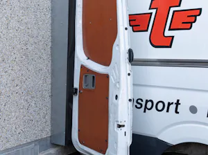 Polštářové těsnicí límce vrat Polštářový těsnicí límec vrat se přizpůsobí tvaru vozidla