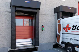 Dockshelters voor pakketdiensten en bestelwagens Hörmann dockshelters voor pakketdiensten