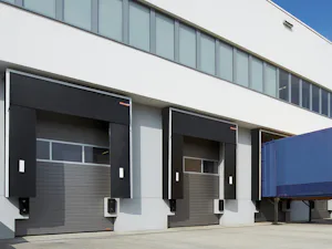 Voordelige oplossingen Dockshelters van Hörmann in gebruik door vrachtwagens