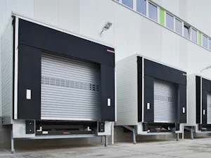 Verstelbare steunpoten: optimale aanpassing aan het... Voorzetsluizen van Hörmann in wit industrieel pand