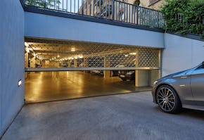 Rideaux à lames et grilles à enroulement