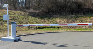 Für temporäre Parkplätze, Veranstaltungsflächen, Baustellen... Für temporäre Parkplätze, Veranstaltungsflächen, Baustellen oder saisonale Park-&-Ride-Angebote bietet Hörmann mobile und autarke Schrankenlösungen, die sich schnell realisieren lassen – ohne...