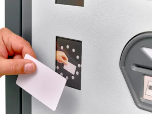Použití karty s QR kódem, čárovým kódem nebo RFID transpondérové karty Použití karty s QR kódem, čárovým kódem nebo RFID transpondérové karty