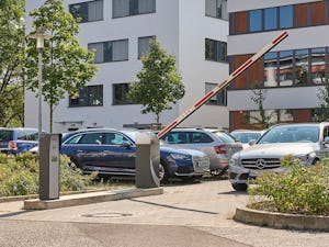 Un nombre suffisant de places de parking est un élément... Un nombre suffisant de places de parking est un élément crucial des infrastructures du centre-ville. Lorsque de grands centres commerciaux ou des centres médicaux sont construits, des solutions de...