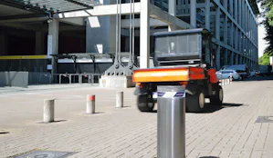 Onze halfautomatische pollers zijn geschikt voor alle... Halfautomatische verkeerspalen in stedelijke omgeving