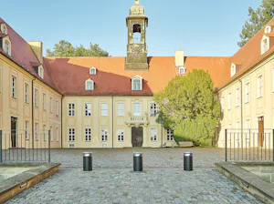 Pokud si přejete trvale omezit příjezd v určitých zónách,... Ingangbeveiliging met Hörmann Pollers