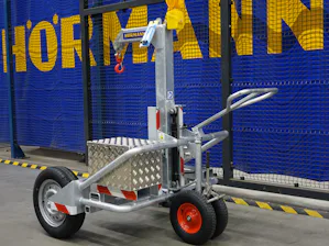 Logistique simple
Grâce à un anneau de levage vissable dans... Logistique simple
Grâce à un anneau de levage vissable dans la tête de la borne, l’OktaBlock peut être placé simplement avec une grue ou un chariot élévateur. puis installé et retiré sur place sans...