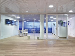 Sicherer Brandschutz und attraktives Design gehen bei... Sicherer Brandschutz und attraktives Design gehen bei Hörmann Hand in Hand. Die Feuer- und Rauchschutztüren und -verglasungen aus Stahl und Aluminium überzeugen durch die zertifizierte Sicherheit, die...