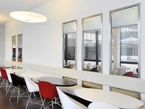 Tokspecialistaként, évtizedes tapasztalattal kínálja a... Tokspecialistaként, évtizedes tapasztalattal kínálja a Hörmann az áttekintőablakokat különböző követelményekhez:
 	Hanggátlás 	Nagy hanggátlás 	Hőszigetelés 	Sugárvédelem 	G30 tűzvédelem 	F30...