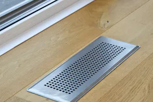 Un climat ambiant agréable automatiquement Le système de ventilation contribue également à la haute efficacité énergétique. Il récupère jusqu'à 90 % de la chaleur ambiante contenue dans l'air vicié et la réutilise pour réchauffer l'air frais...