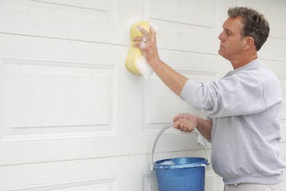 Rengöring av garageport Rengöring av garageport