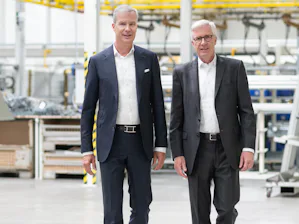 Dalla fondazione dell'azienda nel 1935 oltre 20 milioni di... Dalla fondazione dell'azienda nel 1935 oltre 20 milioni di portoni sono stati prodotti e consegnati in tutto il mondo. In oltre 40 stabilimenti specializzati in Europa, America del Nord e Asia più di...