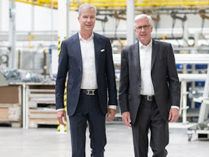 Mai mult de 20 de milioane de uși au fost produse și livrate... Mai mult de 20 de milioane de uși au fost produse și livrate în întreaga lume de la înființarea companiei, în 1935. În peste 40 de fabrici specializate din Europa, America de Nord și Asia, mai mult de...