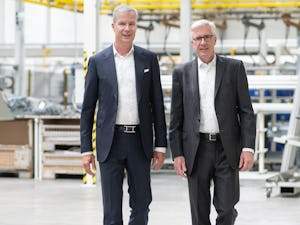 Meer dan 20 miljoen (garage)deuren werden sinds de... Meer dan 20 miljoen (garage)deuren werden sinds de oprichting in 1935 geproduceerd en over de hele wereld geleverd. In meer dan 40 gespecialiseerde fabrieken in Europa, Noord-Amerika en Azië...