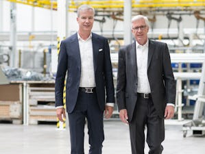 Meer dan 20 miljoen (garage)deuren werden sinds de... Meer dan 20 miljoen (garage)deuren werden sinds de oprichting in 1935 geproduceerd en over de hele wereld geleverd. In meer dan 40 gespecialiseerde fabrieken in Europa, Noord-Amerika en Azië...