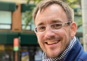 Marcel W. - Sachbearbeiter Innendienst Wohnungsbau in der Niederlassung München Derzeit begleite ich in der Abteilung Wohnungsbau als Sachberater schwerpunktmäßig die Produkte Stahlblechtüren, Stahlz­argen, Durchblickfenster und Rohrrahmenelemente. Neben alltäglichen Tätigkeiten...