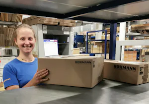 Laura Marie P. - Auszubildende zur Fachlageristin bei der Hörmann KG Freisen Ich mache eine Ausbildung zur Fachlageristin bei der Hörmann KG in Freisen. Während meiner 2-jährigen Ausbildung durchlaufe ich viele Abteilungen, wie z. B. den Wareneingang, den Versand oder das...