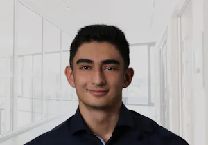 Taha M. - Auszubildender zum Kaufmann für Groß- und Außenhandelsmanagement in der Niederlassung Bremen Eine Woche nach Beginn meiner Ausbildung sind ich und die ganzen anderen Azubis und dualen Studenten von allen Niederlassungen und Werken zur Hörmann Akademie nach Steinhagen eingeladen worden, wo...