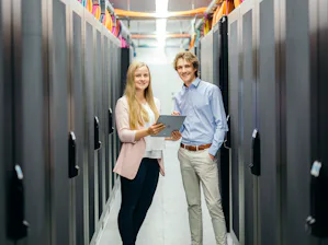 Ausbildungsberufe im Bereich IT Fachinformatiker:in für Anwendungsentwicklung (m/w/d)Fachinformatiker:in für Daten- und Prozessanalyse (m/w/d)Fachinformatiker:in für Systemintegration (m/w/d)