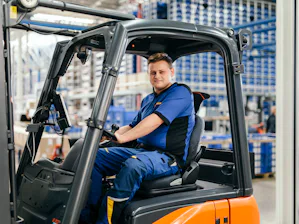 Ausbildungsberufe im Bereich Logistik Berufskraftfahrer:in (m/w/d)Fachkraft für Lagerlogistik (m/w/d)Fachlagerist:in (m/w/d)