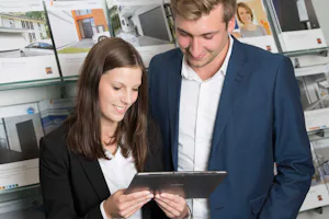 Vind een Hörmann‑verdeler in uw buurt Uw Hörmann-verdeler staat voor vertrouwen, kwaliteit en ervaring.
Wenst u graag écht persoonlijk advies en inspiratie in een showroom? Ontdek hieronder alle officiële Hörmann‑verdelers in België –...