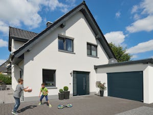 Scoprite le quattro esecuzioni delle porte d'ingresso del N°... Scoprite le quattro esecuzioni delle porte d'ingresso del N° 1 in Europa. Ognuna di loro soddisfa a modo suo le aspettative individuali nei confronti di un buon portoncino d'ingresso. Ma una cosa...