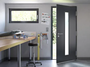 Le porte multiuso non convincono solo per l'elevata... Le porte multiuso non convincono solo per l'elevata robustezza. Grazie al taglio termico offrono anche una coibentazione migliore fino al 49% in più rispetto alle porte multiuso tradizionali. Sono...