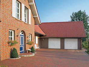 Porta garage con due ante a battente