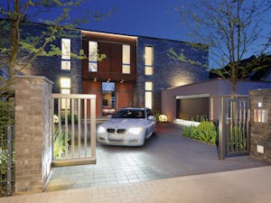 Solo con un'automazione telecomandata Hörmann il vostro... Solo con un'automazione telecomandata Hörmann il vostro cancello d'ingresso vi assicura un autentico comfort, perché vi saprà convincere con la sua tecnica ormai collaudata su tutti i fronti. Grazie...