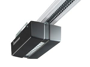 Basta premere un tasto per entrare in garage protetti anche... Basta premere un tasto per entrare in garage protetti anche in caso di maltempo. Di notte, un accesso diretto significa molta sicurezza in più.
Come azienda a conduzione familiare siamo consapevoli...