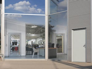 Porte per interni robuste, porte per appartamenti sicure,... Porte per interni robuste, porte per appartamenti sicure, porte a vetro per uffici o porte per esterni a taglio termico: Hörmann offre un vasto programma con numerose varianti di colore ed...