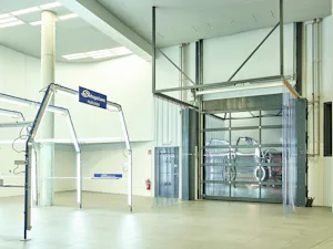 Le tende a strisce in PVC Flex Hörmann sono adatte... Le tende a strisce in PVC Flex Hörmann sono adatte soprattutto come chiusura economica per fori muratura di capannoni di grandi dimensioni. Le strisce in PVC resistenti allo strapazzo si chiudono...